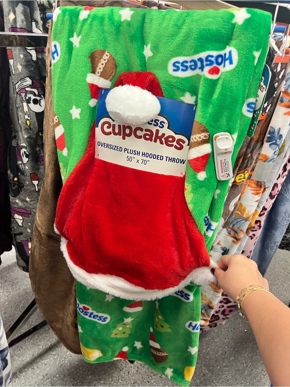 Hostess twinkies Cupcakes Oversized Plush Hooded Throw - Green & Red Holiday